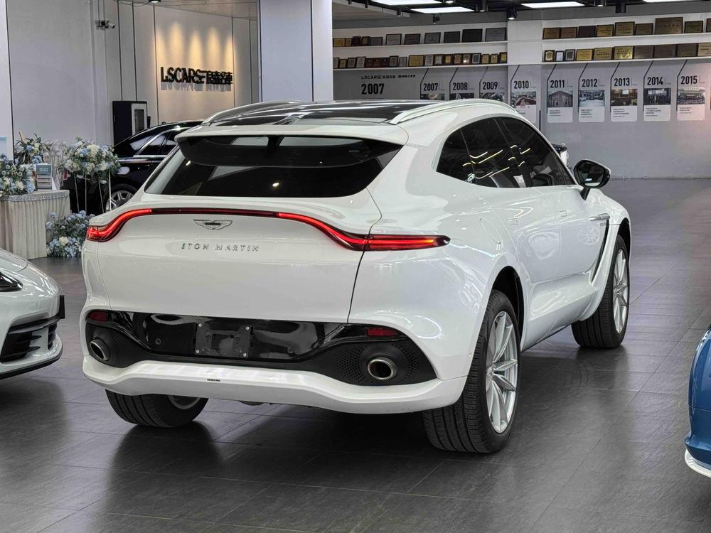 Aston Martin Aston Martin DBX