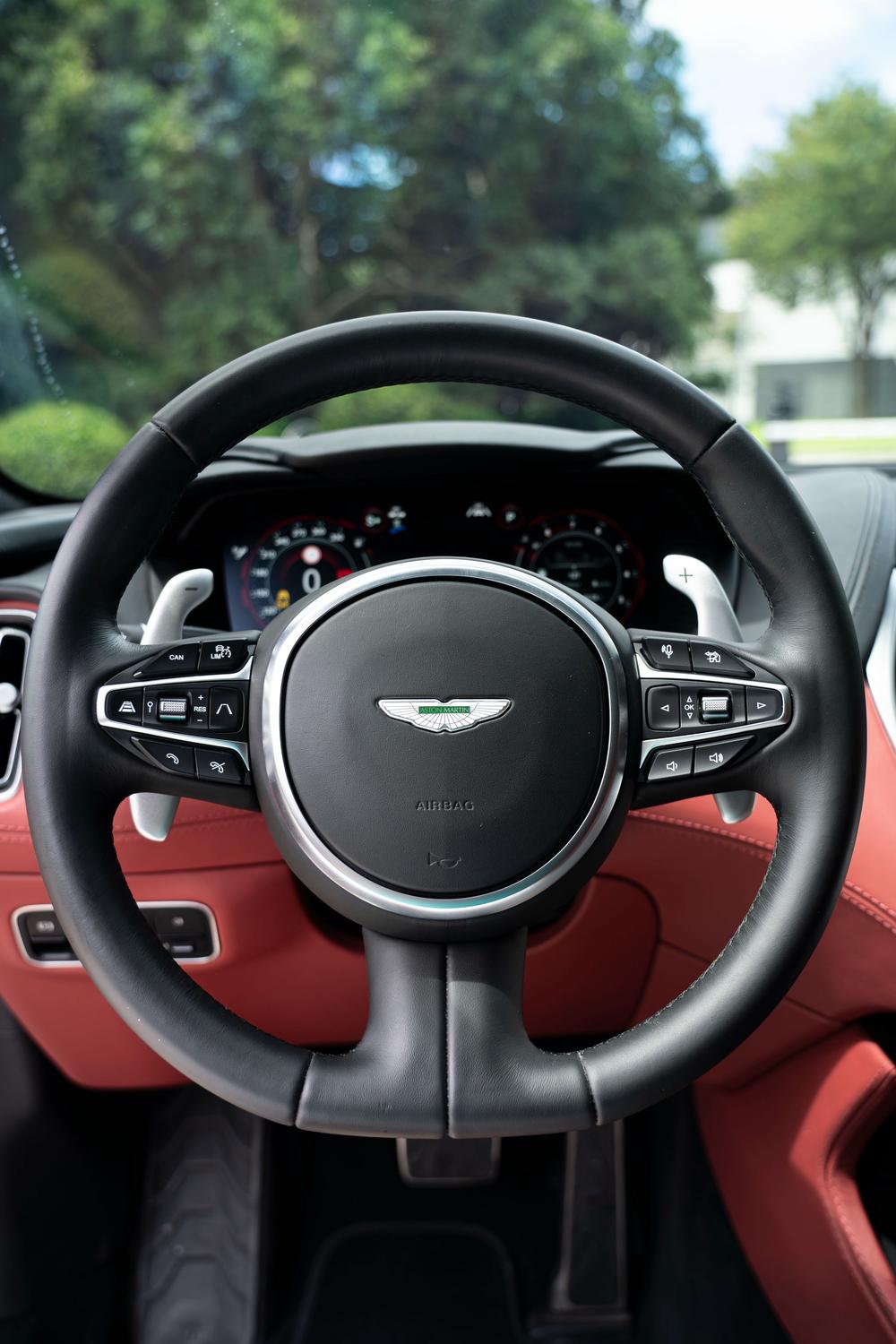 Aston Martin Aston Martin DBX