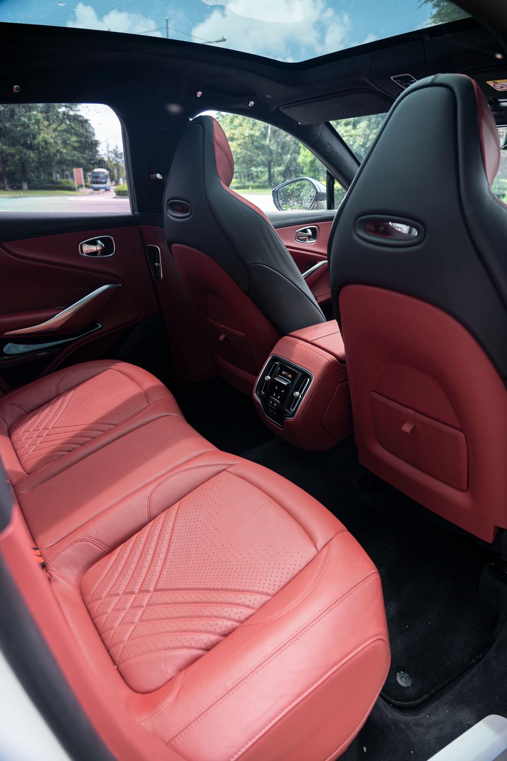 Aston Martin Aston Martin DBX