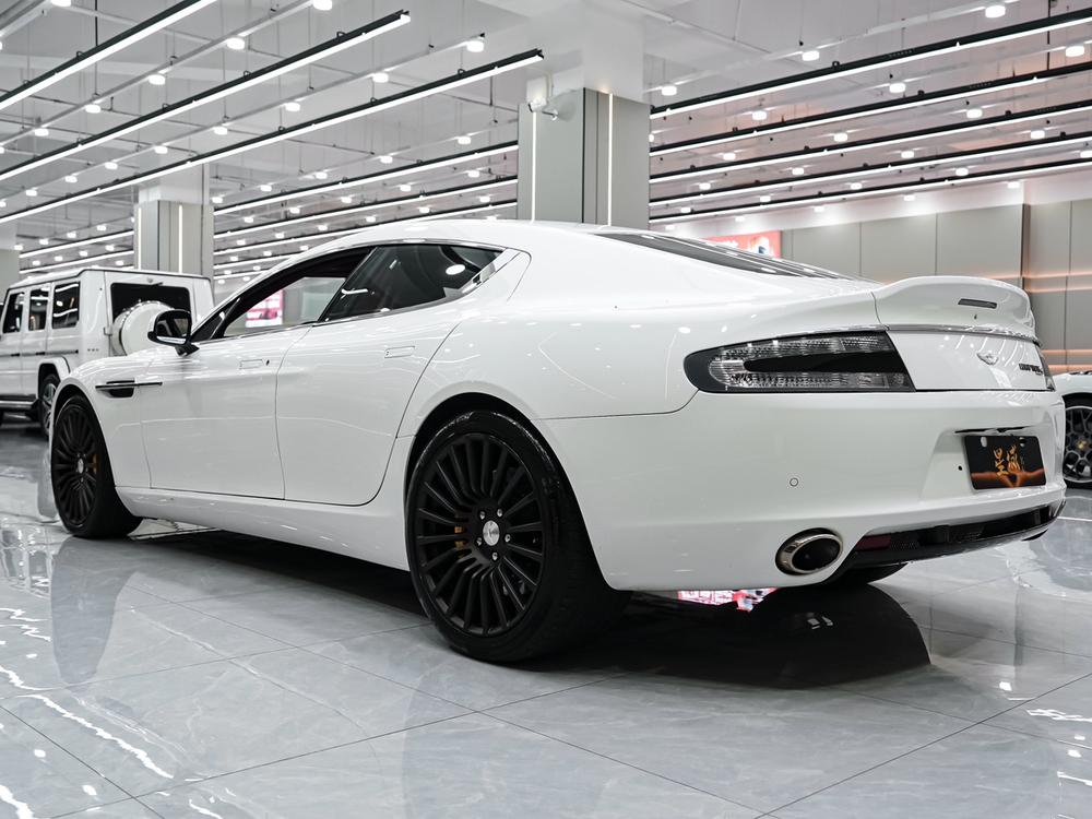 Aston Martin Rapide
