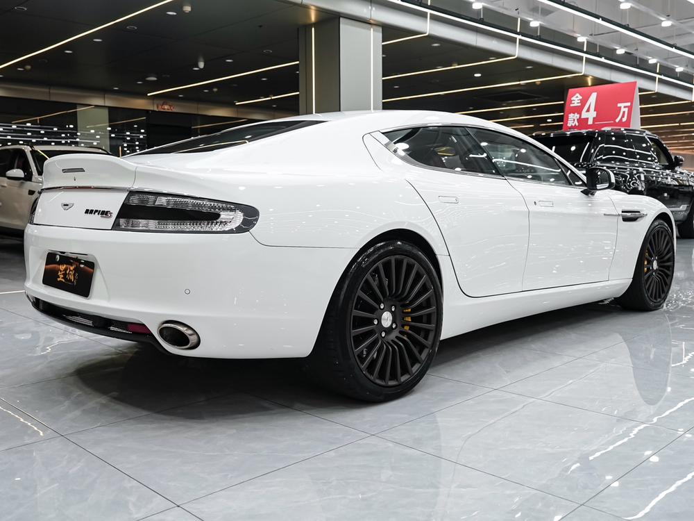 Aston Martin Rapide