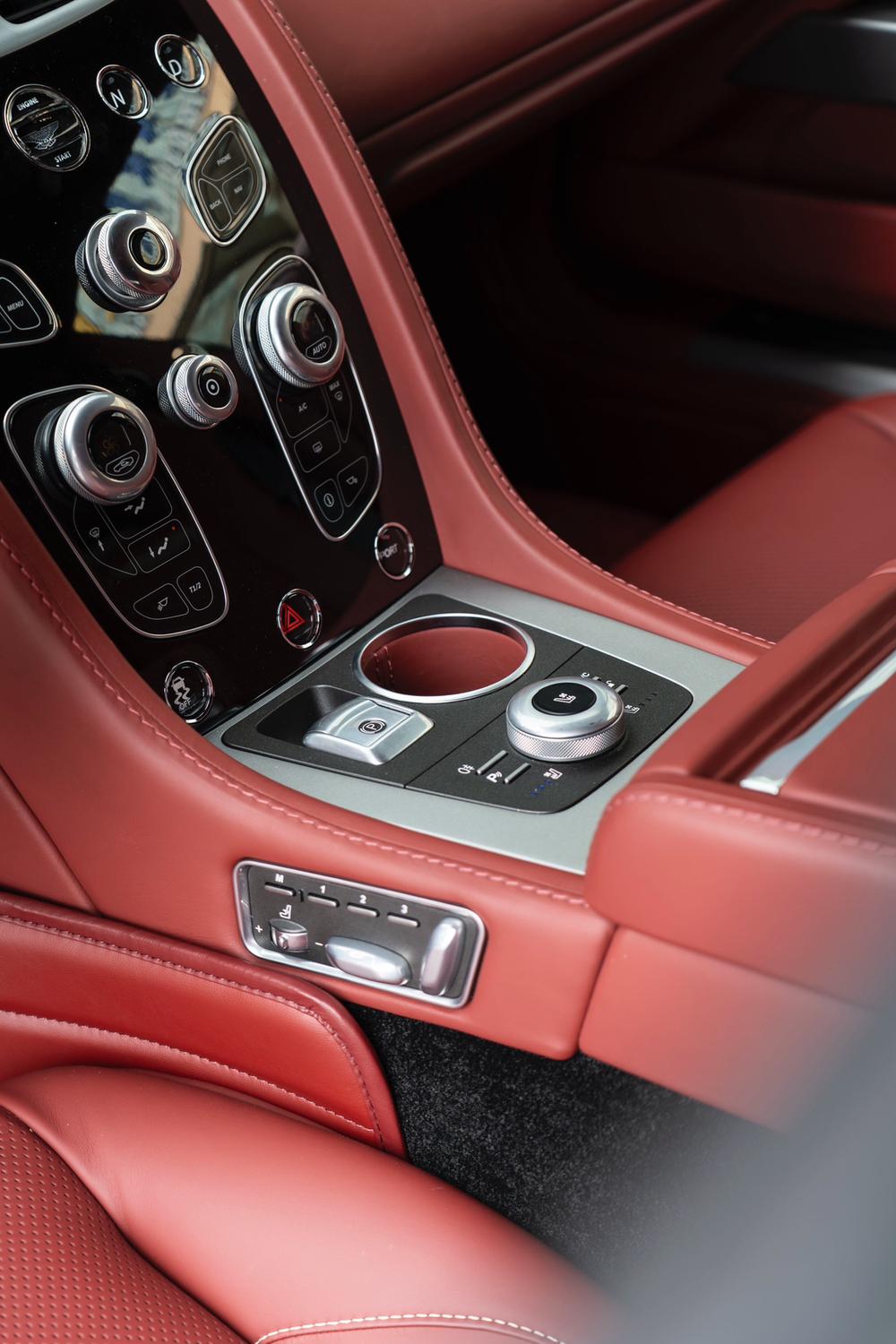 Aston Martin Rapide