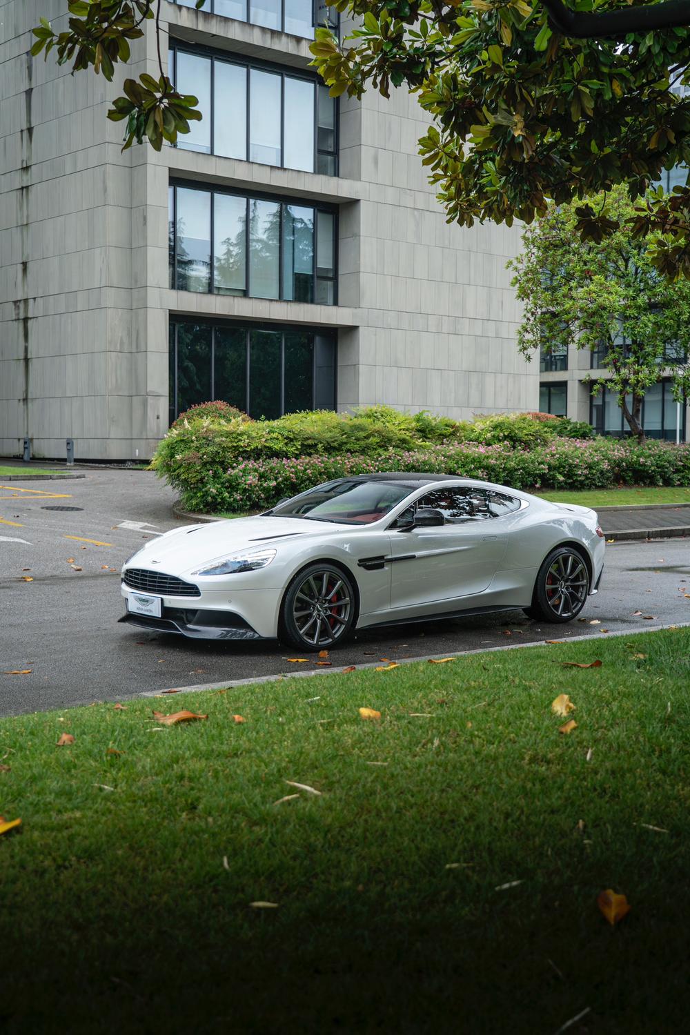 Aston Martin Vanquish