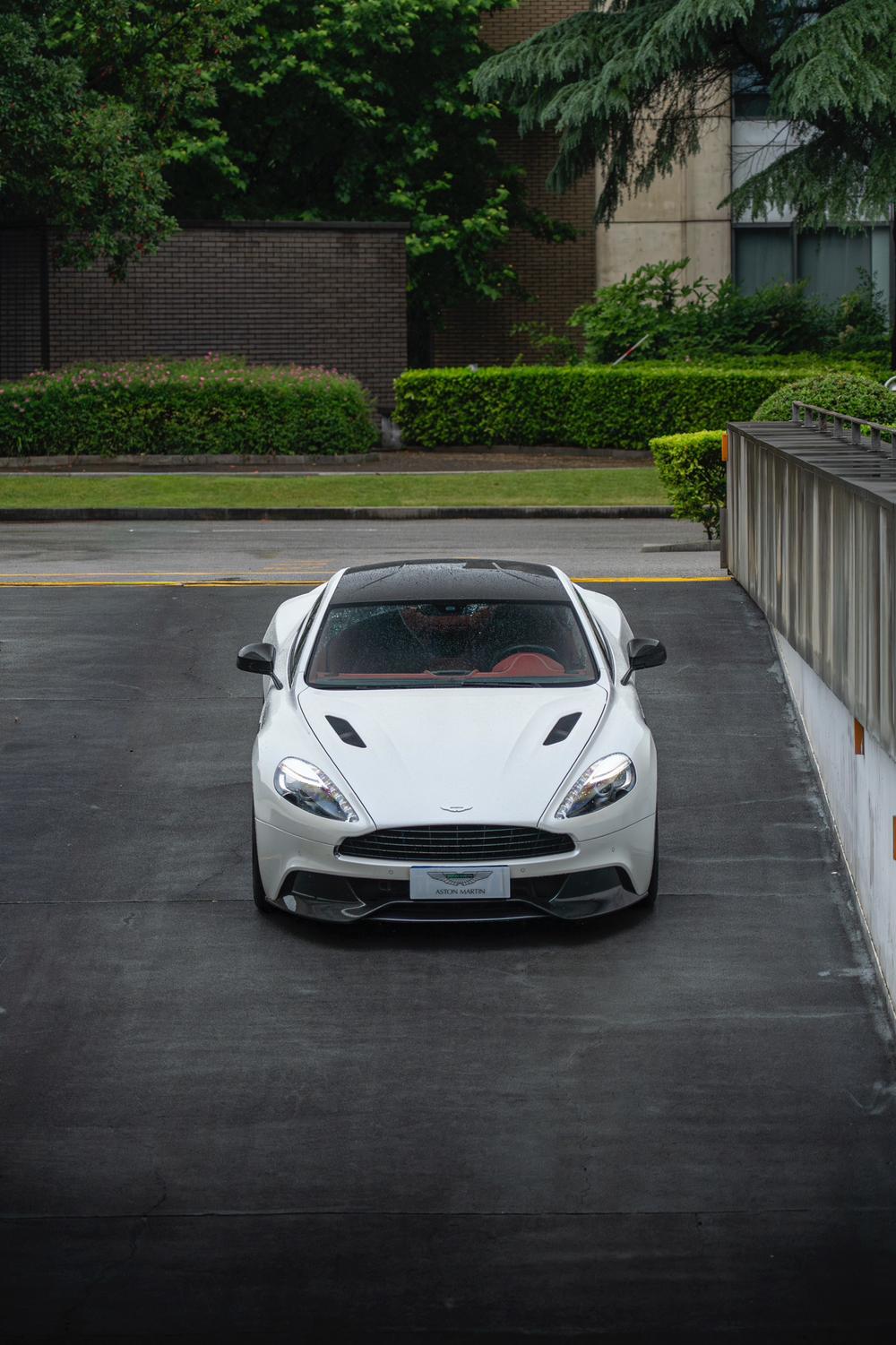 Aston Martin Vanquish