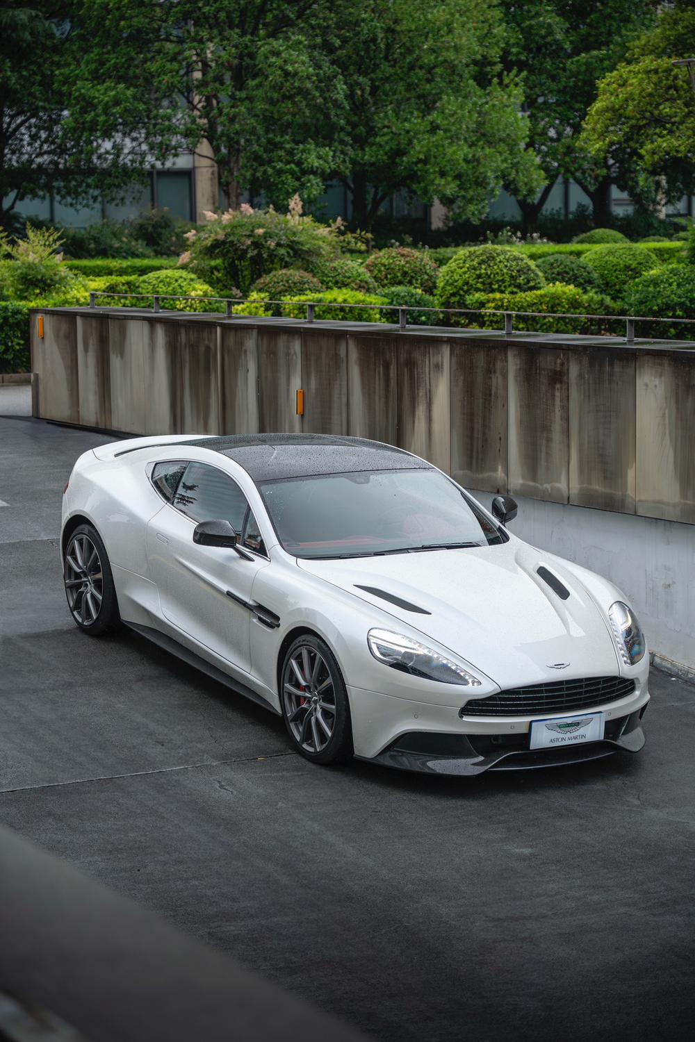 Aston Martin Vanquish