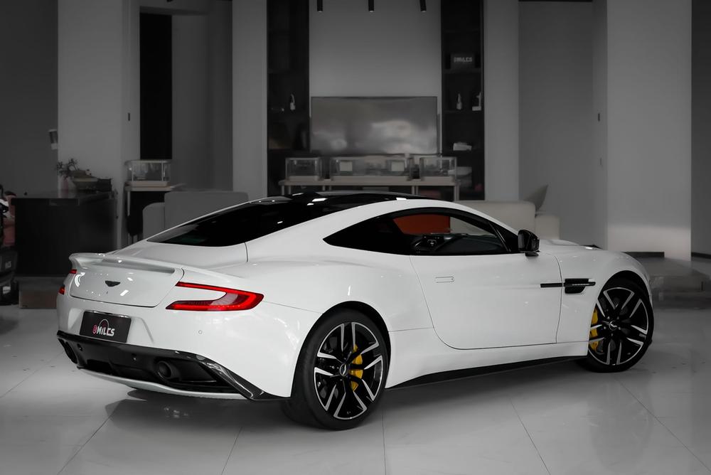 Aston Martin Vanquish