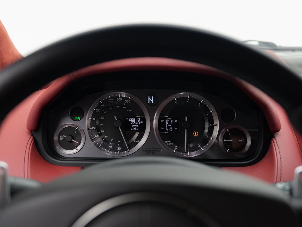 Aston Martin Vantage