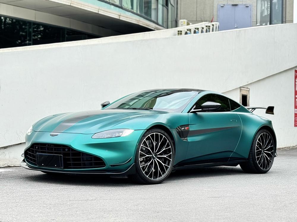 Aston Martin Vantage