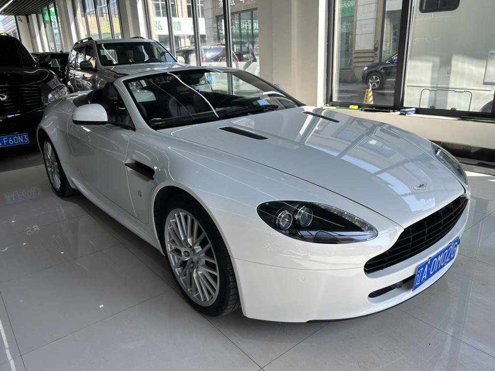 Aston Martin Vantage
