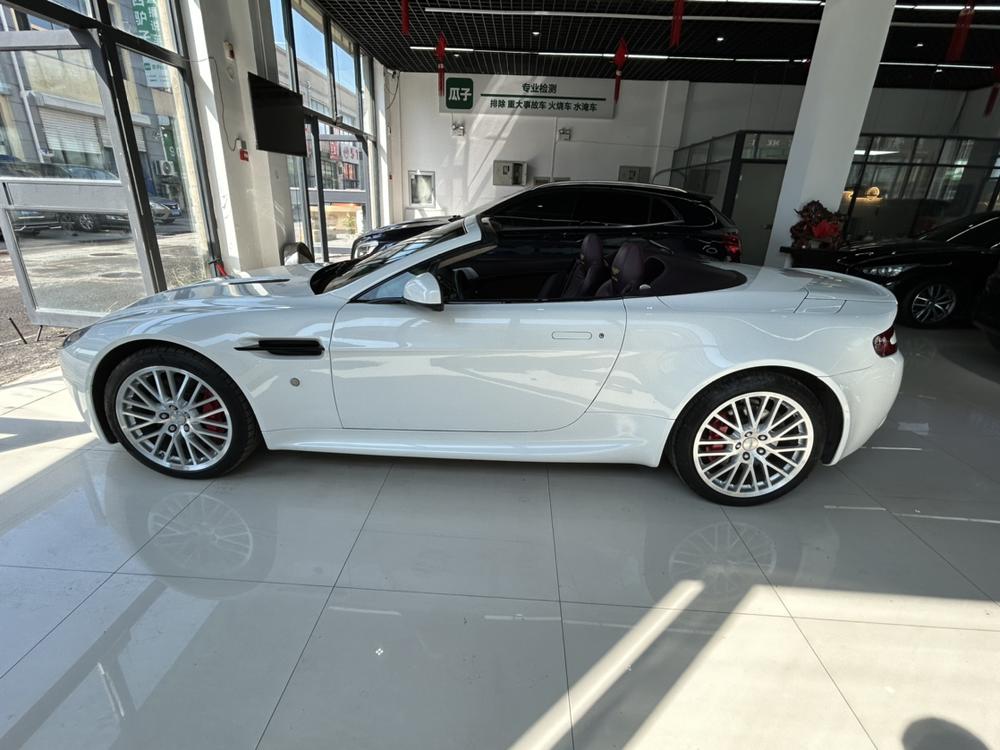 Aston Martin Vantage