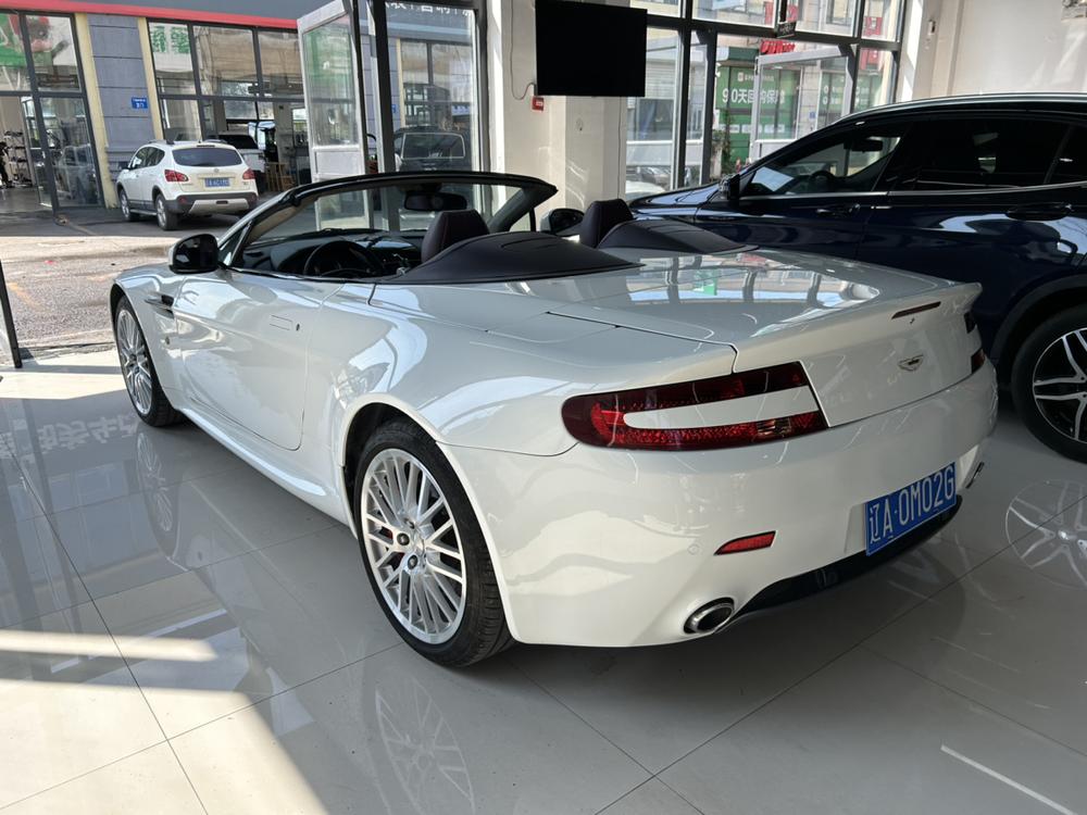 Aston Martin Vantage