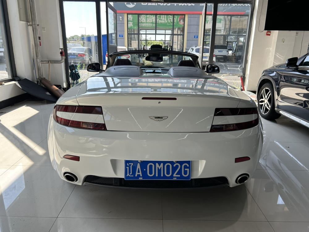 Aston Martin Vantage