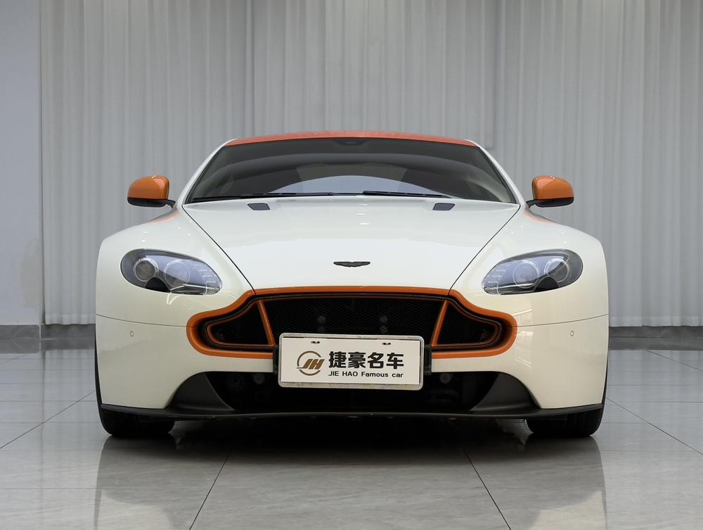 Aston Martin Vantage