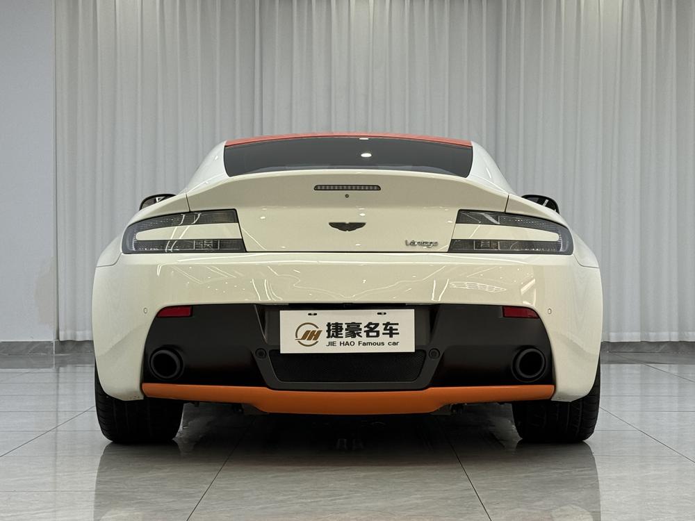 Aston Martin Vantage