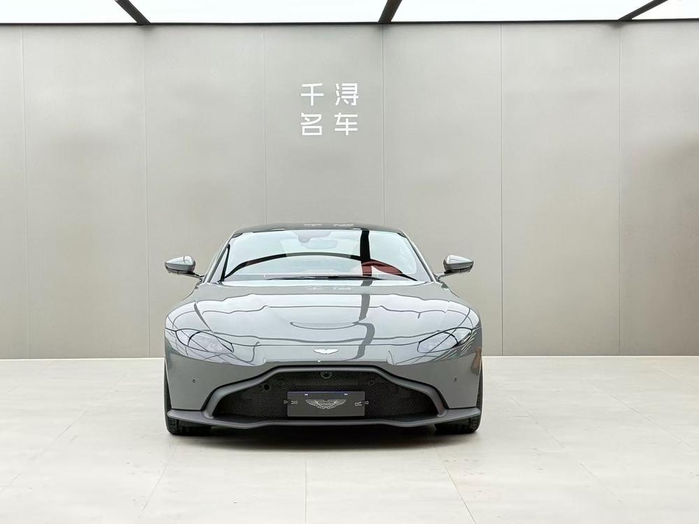 Aston Martin Vantage