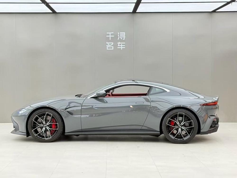 Aston Martin Vantage