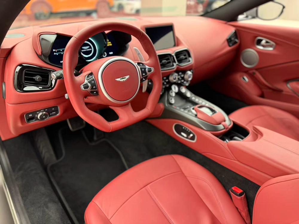 Aston Martin Vantage