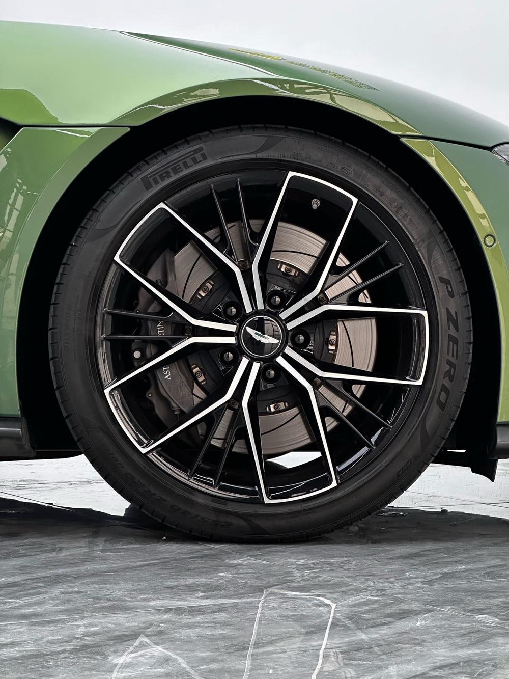 Aston Martin Vantage