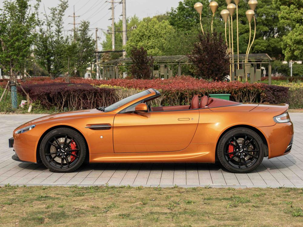 Aston Martin Vantage