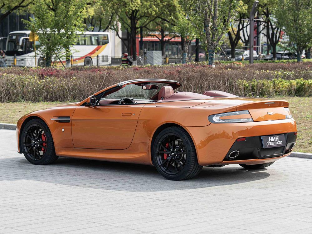 Aston Martin Vantage
