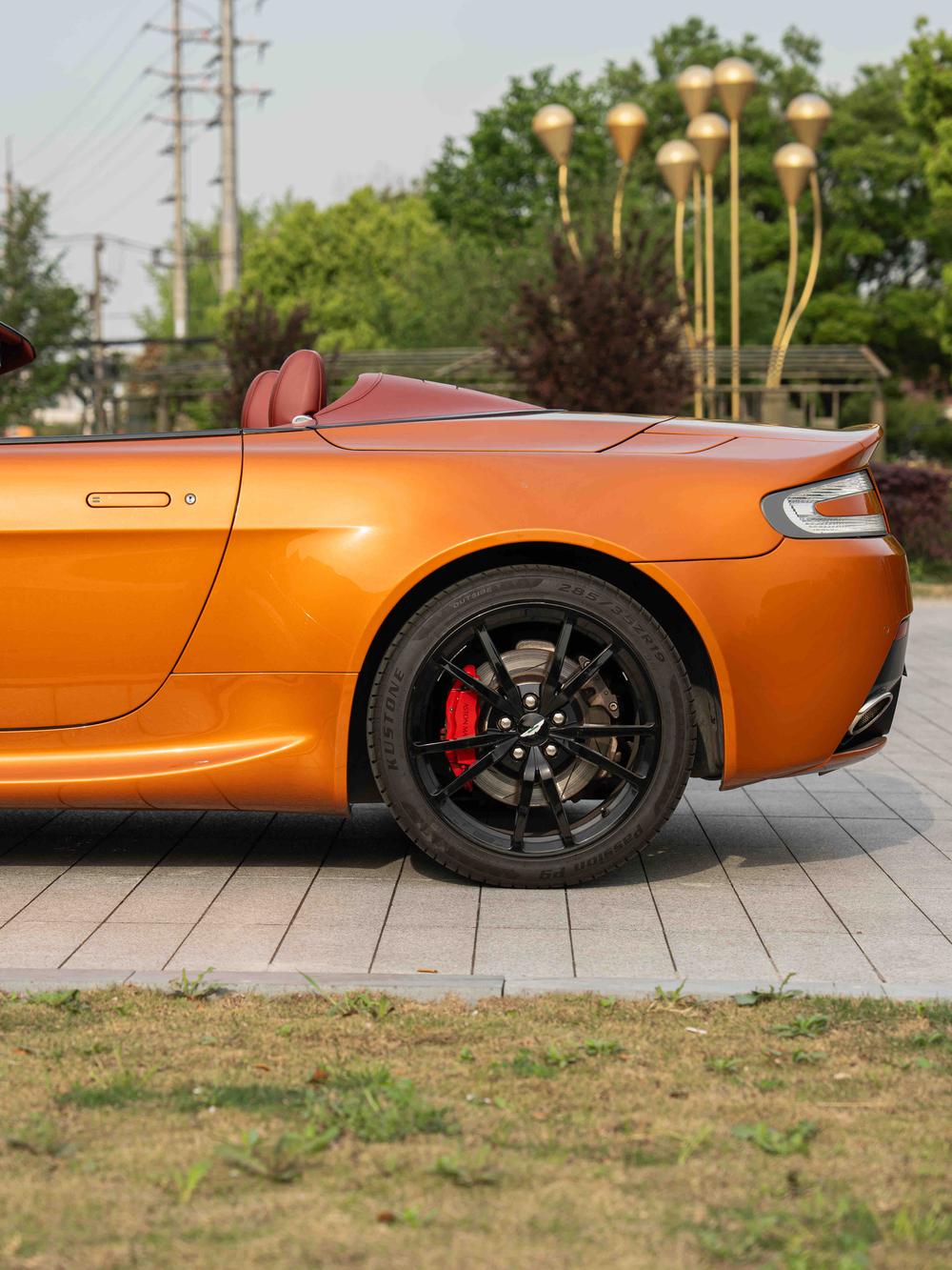 Aston Martin Vantage