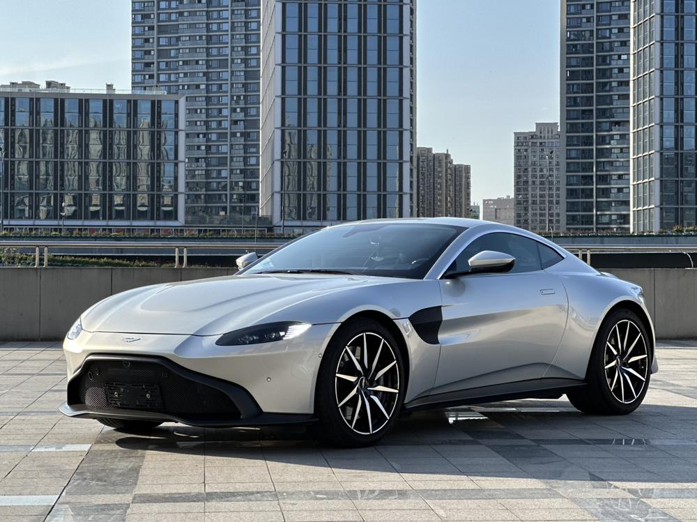 Aston Martin Vantage