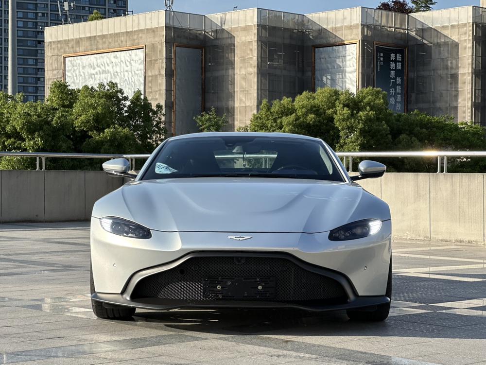Aston Martin Vantage