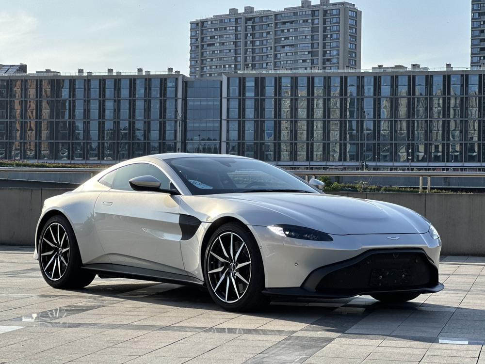 Aston Martin Vantage