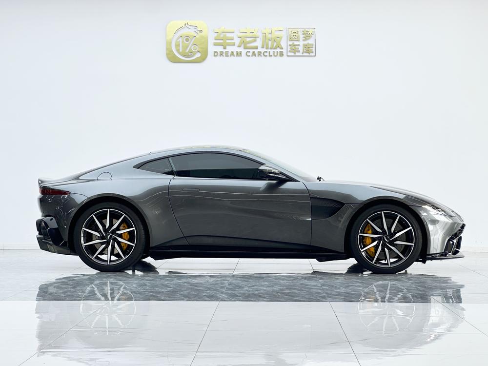 Aston Martin Vantage