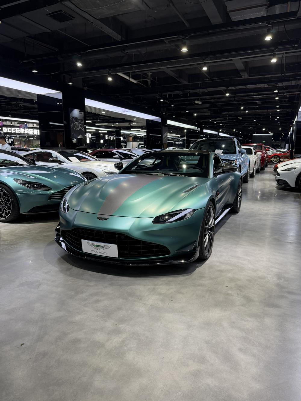 Aston Martin Vantage