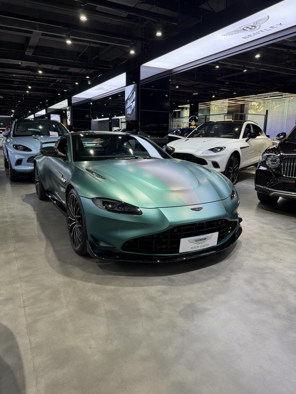 Aston Martin Vantage
