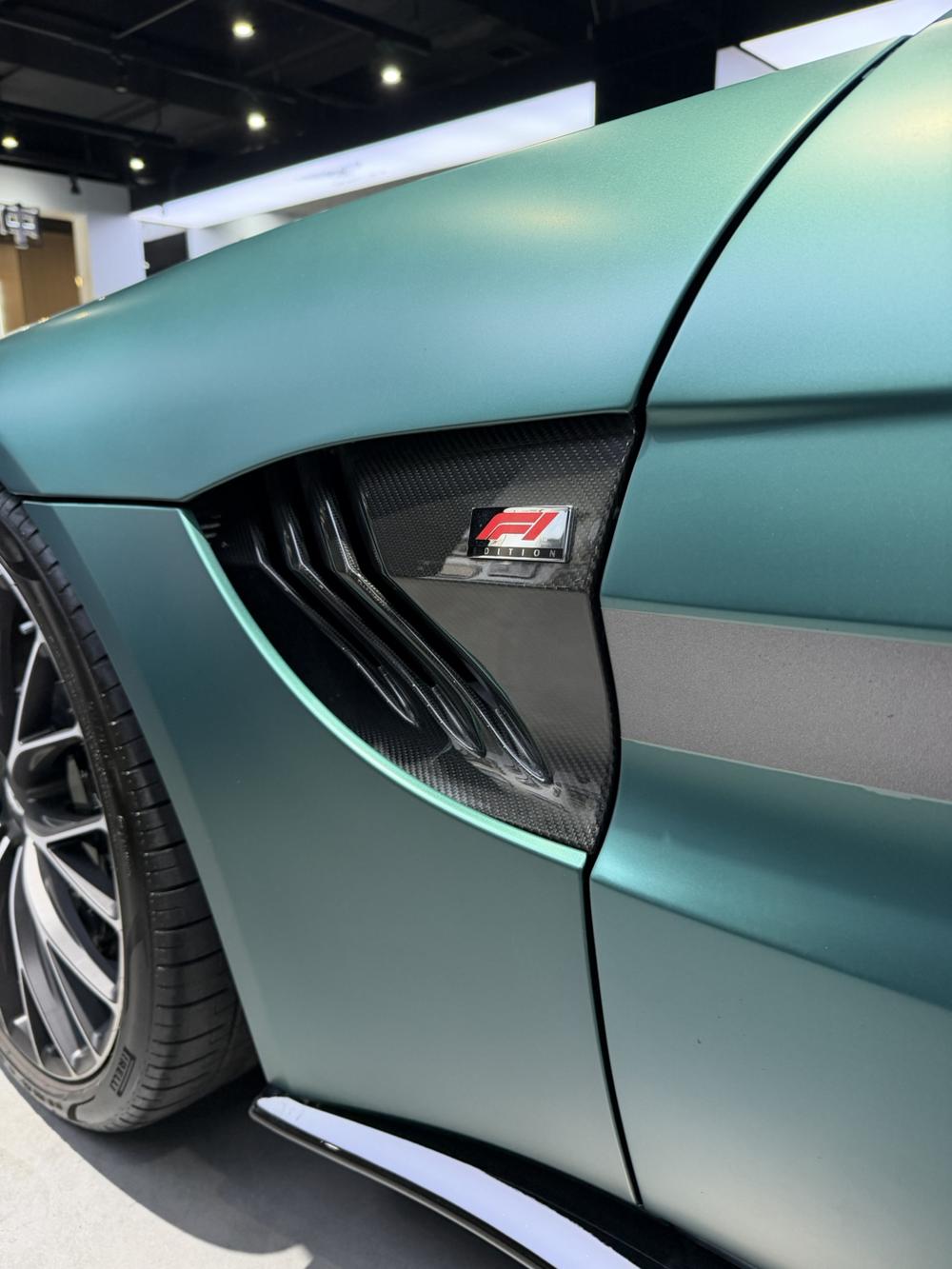 Aston Martin Vantage
