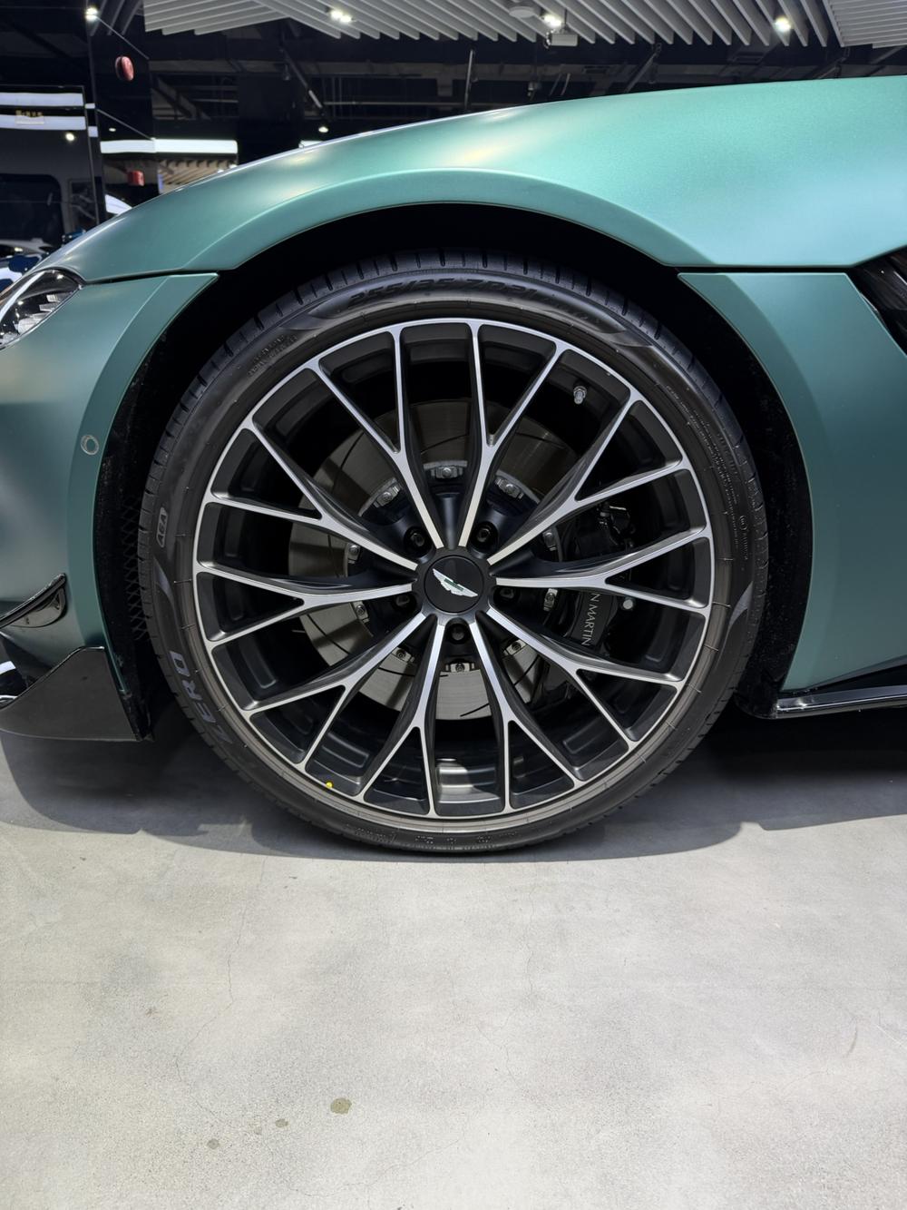 Aston Martin Vantage