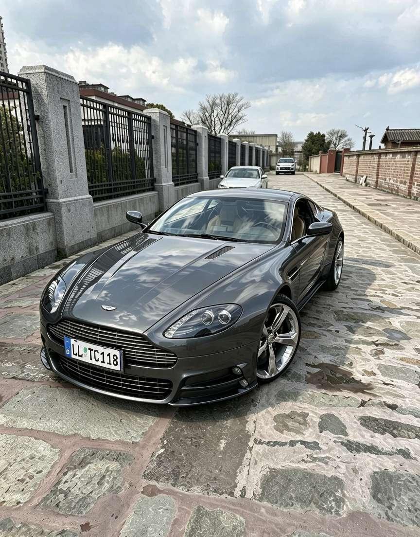 Aston Martin Vantage