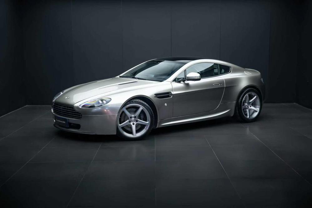Aston Martin Vantage
