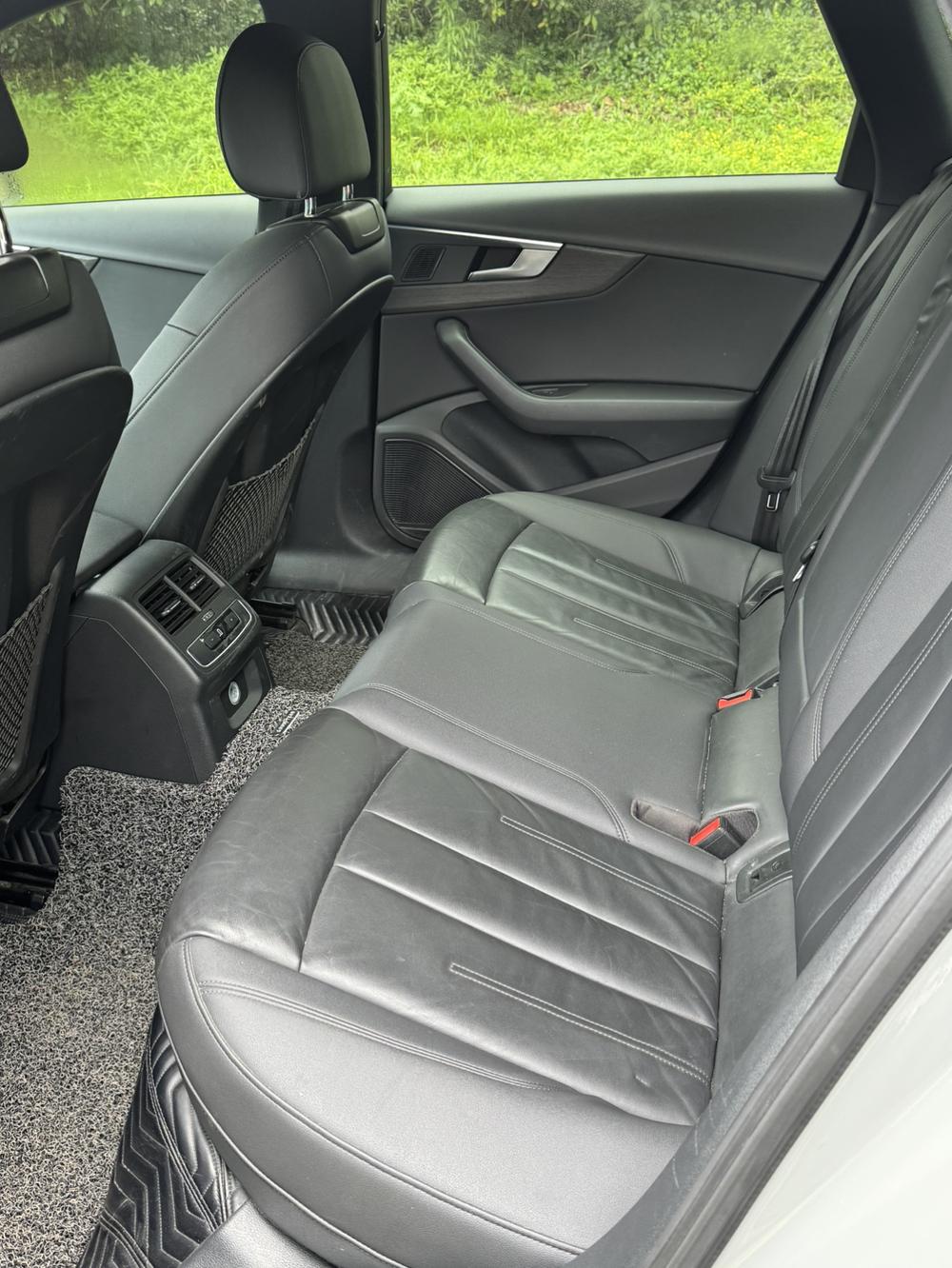 Audi Audi A4 (Import)
