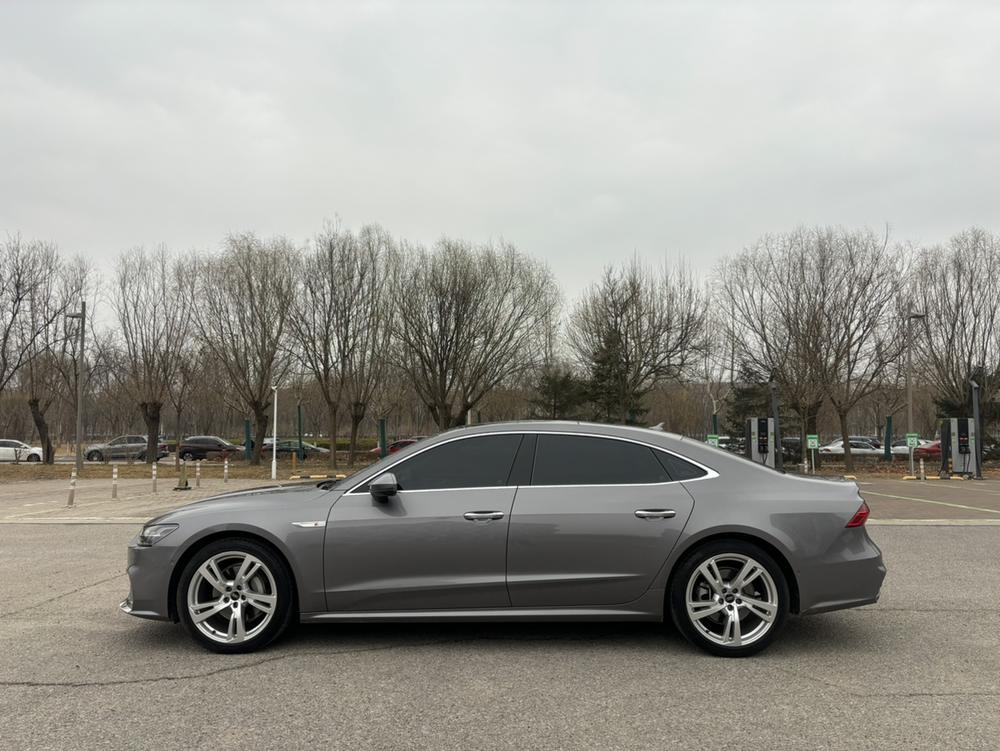 Audi Audi A7L