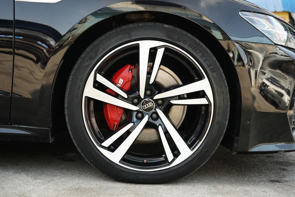 Audi Audi A7L