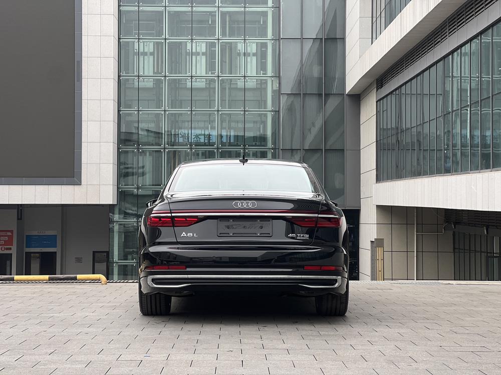 Audi Audi A8