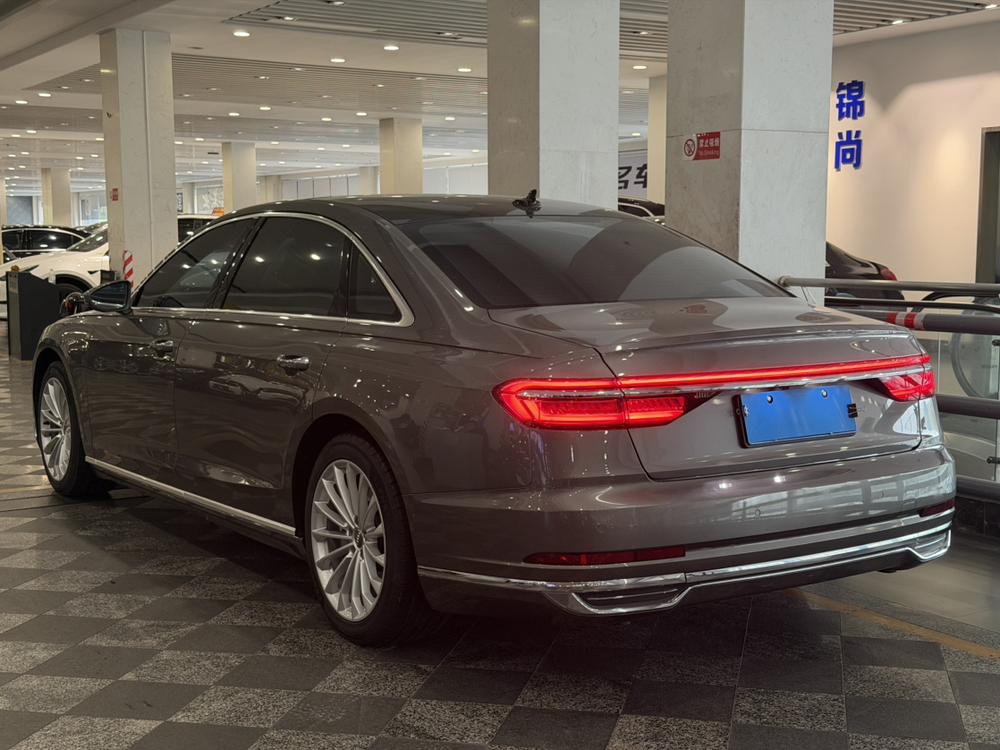 Audi Audi A8