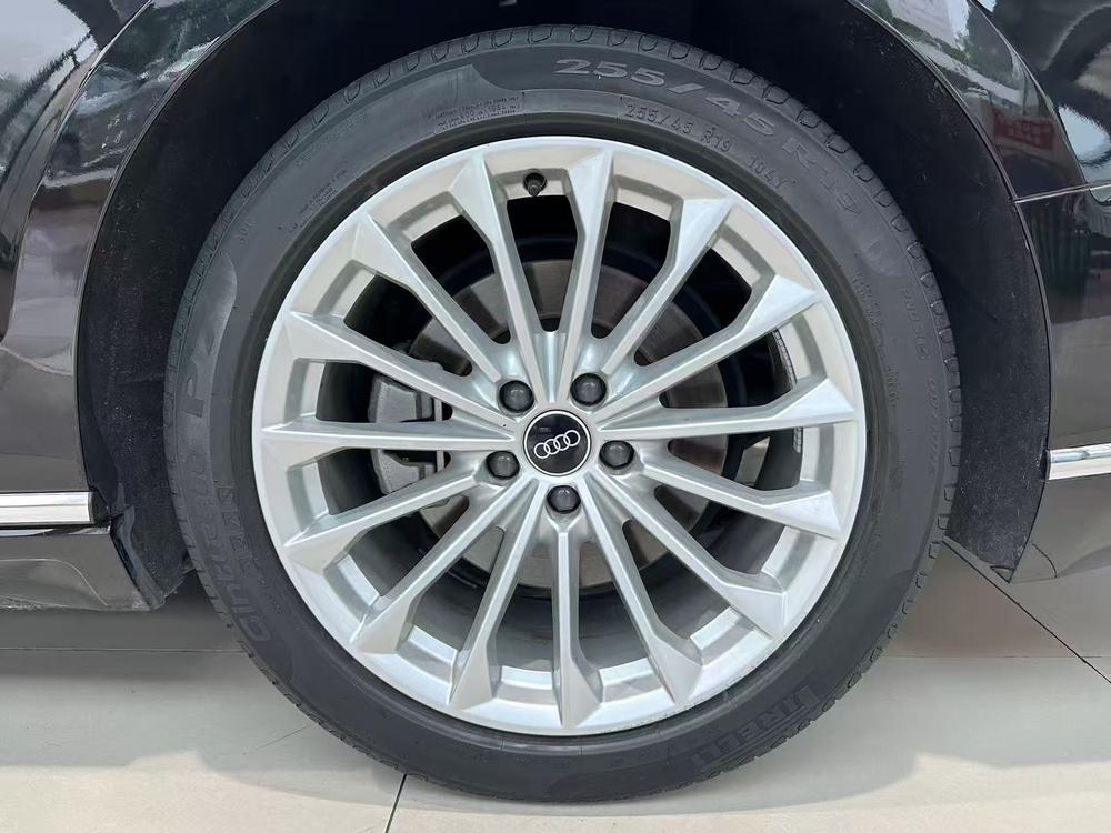 Audi Audi A8