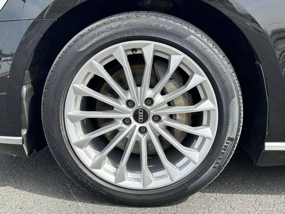 Audi Audi A8