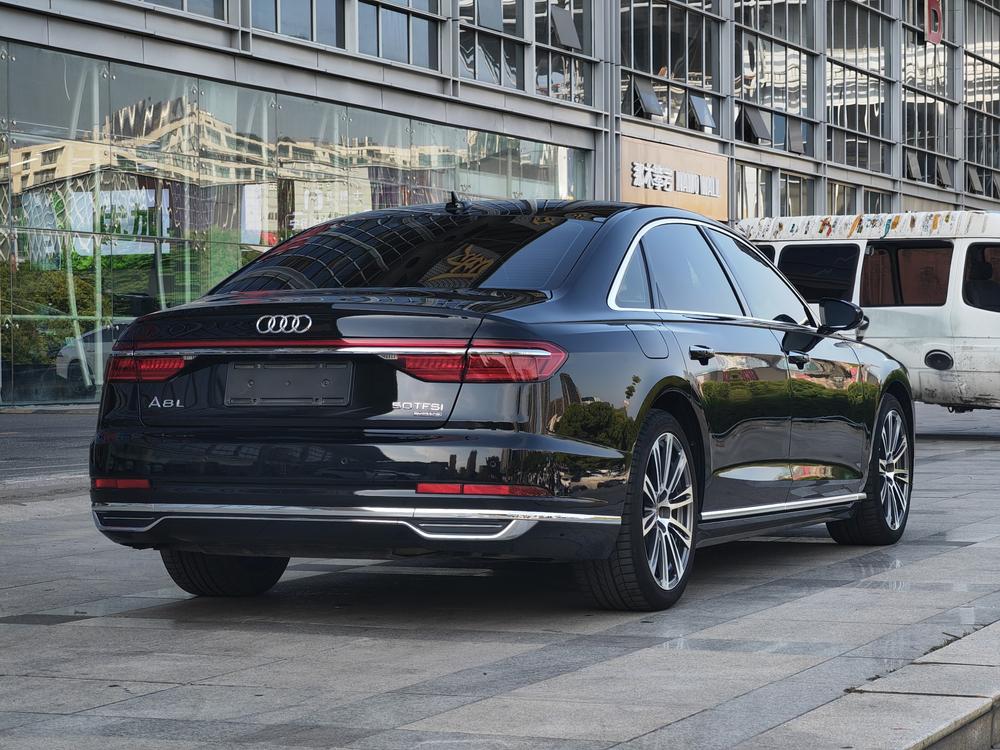 Audi Audi A8