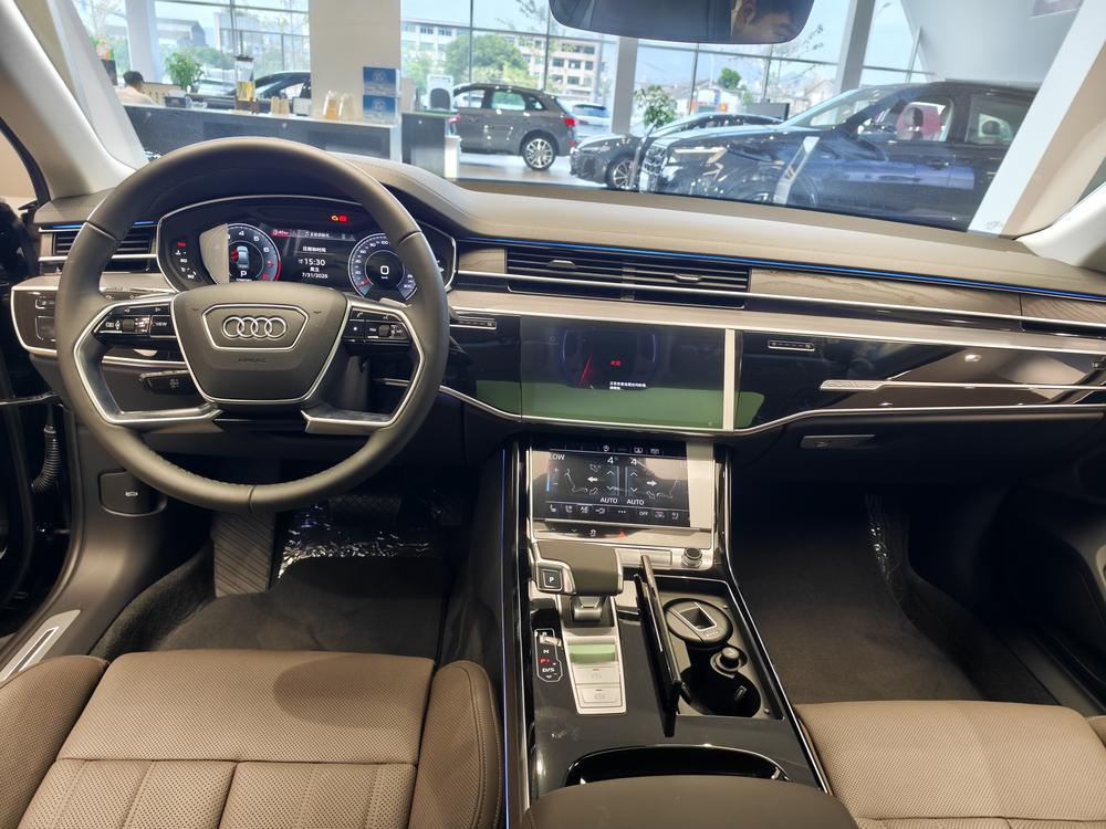 Audi Audi A8