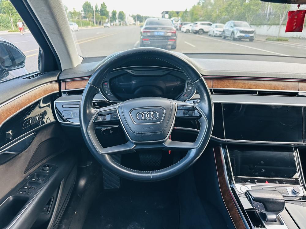 Audi Audi A8