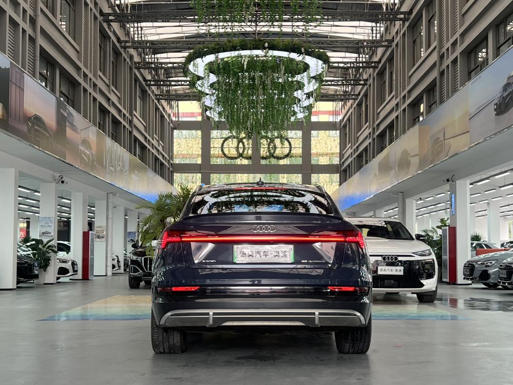 Audi Audi e-tron Sportback (Import)