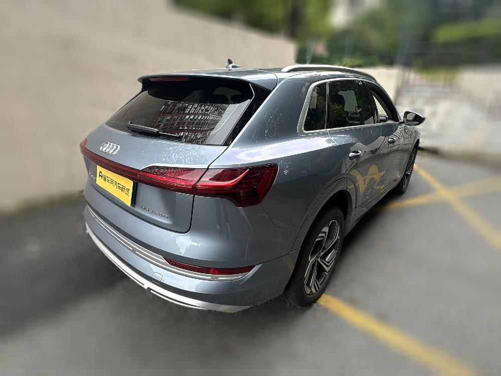 Audi Audi e-tron