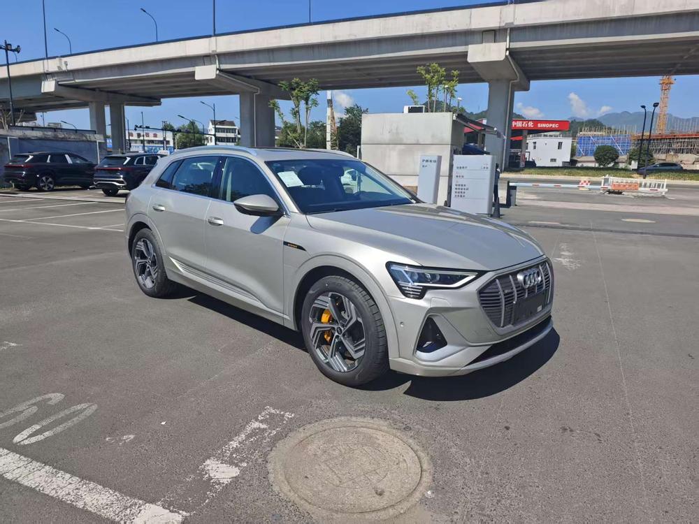 Audi Audi e-tron
