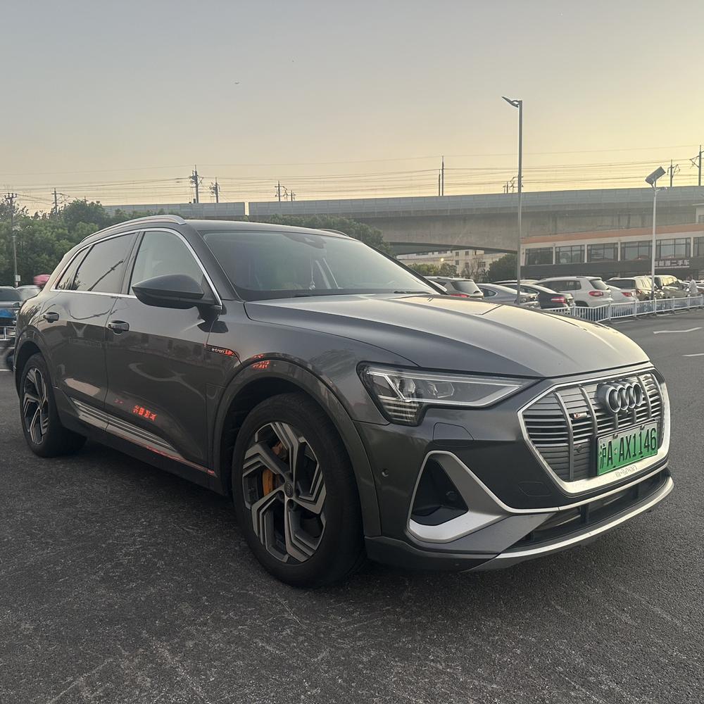 Audi Audi e-tron