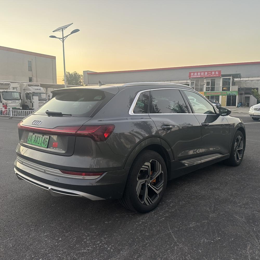 Audi Audi e-tron